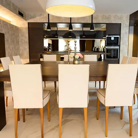 Mare Brand New, Cozy And Spacious Saints Constantine and Helena