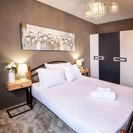 Mare Brand New, Cozy And Spacious Apartment Saints Constantine and Helena